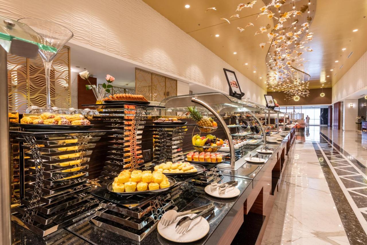 Nivel Hotel Abha Khamis Mushait Eksteriør billede The buffet at the hotel