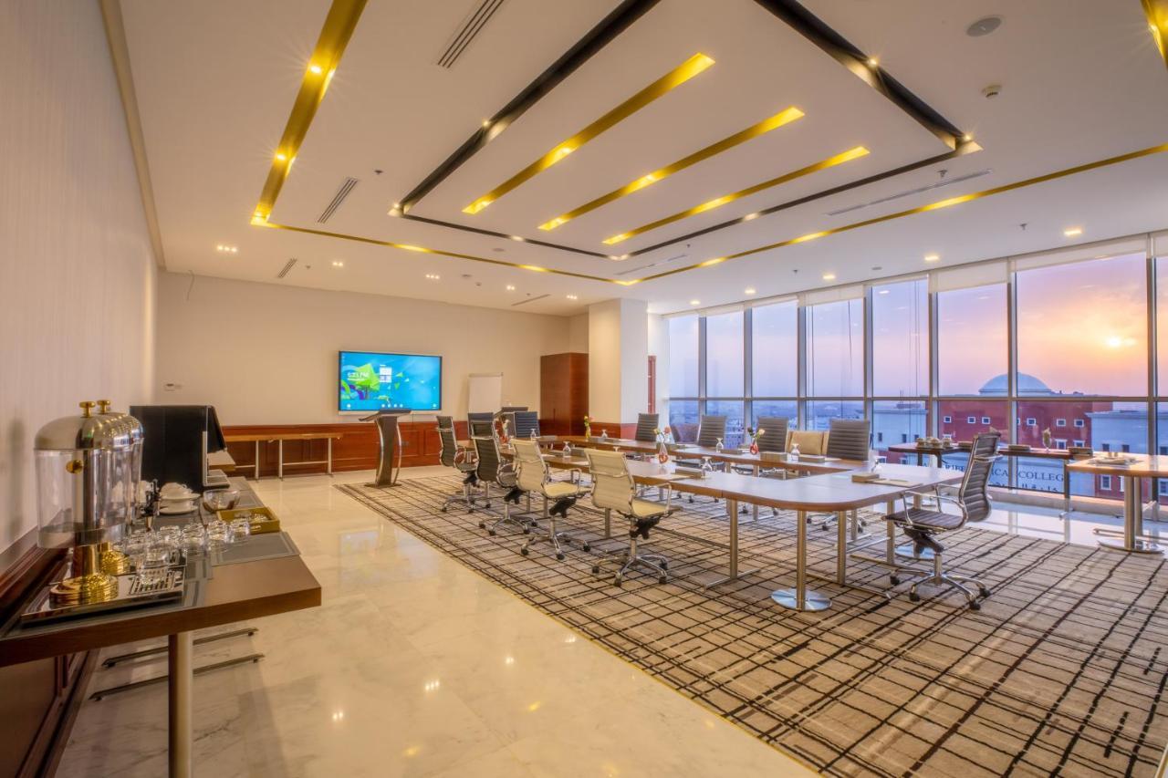 Nivel Hotel Abha Khamis Mushait Eksteriør billede Meeting room at the hotel