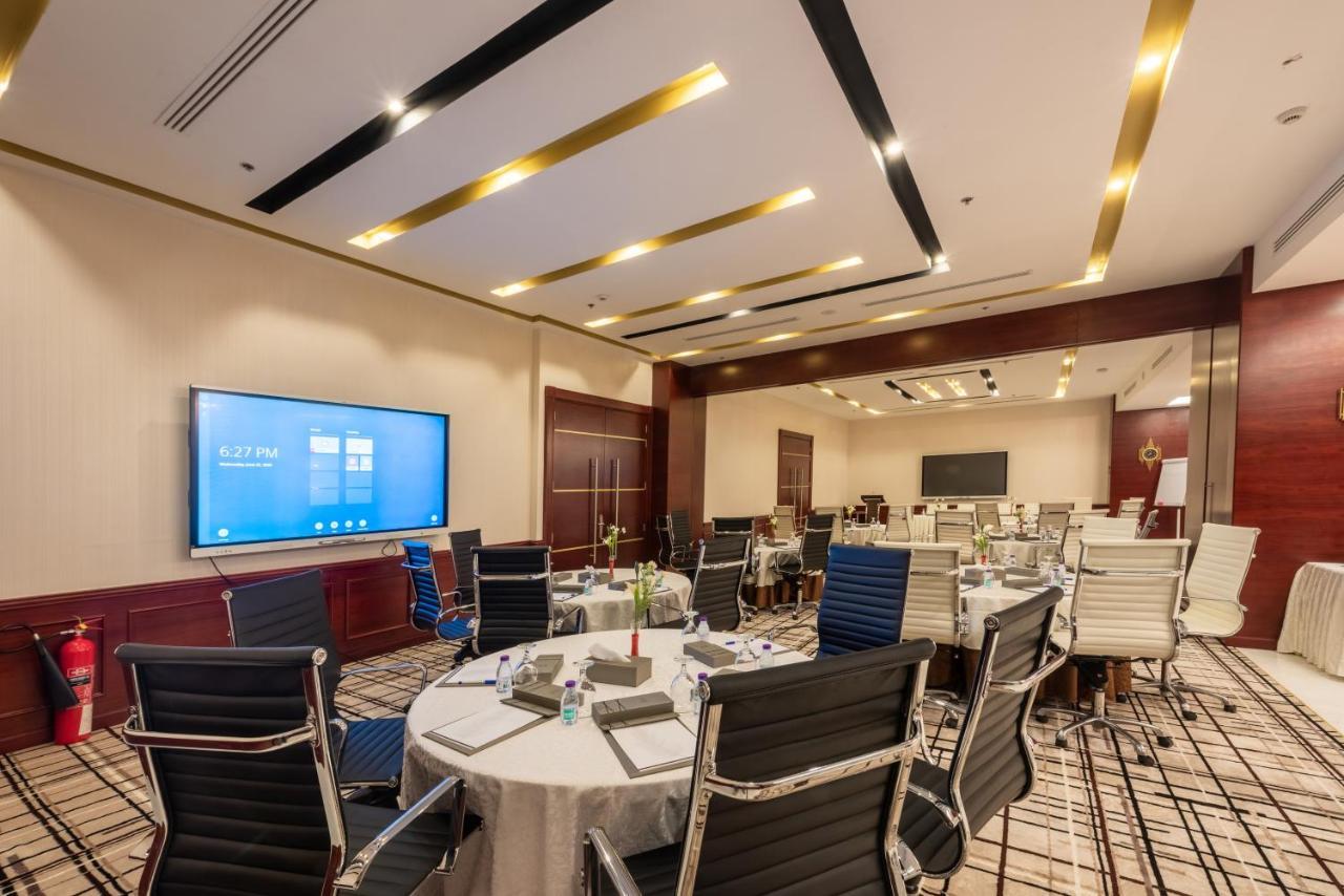 Nivel Hotel Abha Khamis Mushait Eksteriør billede Meeting room